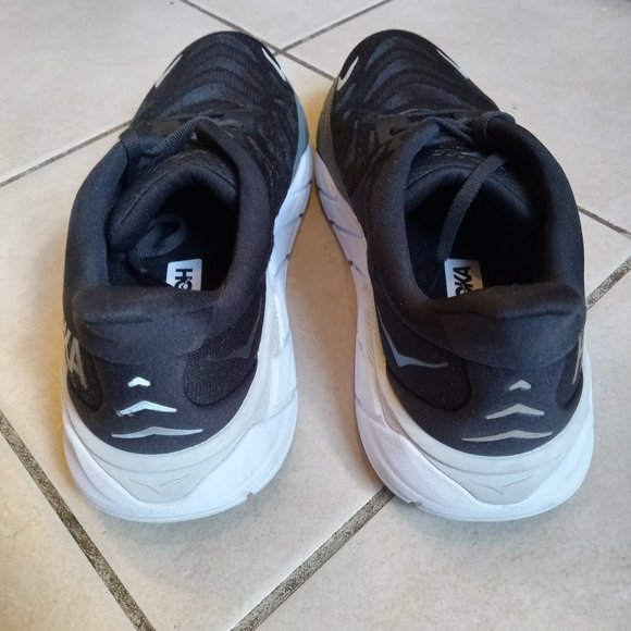 Sold elsewhere: Hoka One One Arahi 6 - Womens Size 9B - Picture 5 of 8